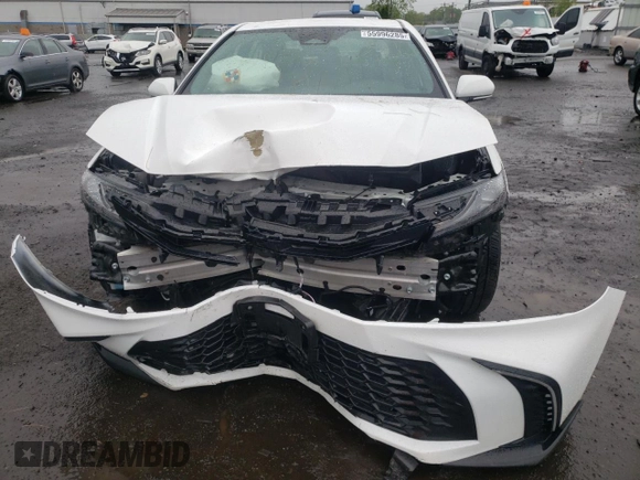 2025 Toyota Camry LE z VIN 4T1DAACK4SU061120, wystawiony jako Copart lot #55996285 z przebiegiem 5 025 mil mil oraz Szkoda całkowita • Salvage title. Historia ofert i sprzedaży dostępna na DreamBid. Obrazek 5.
