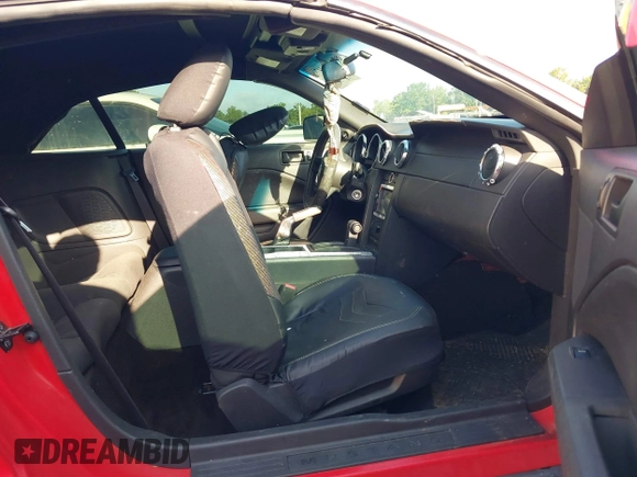 2007 Ford Mustang Deluxe with VIN 1ZVFT84N475265746, listed as a IAAI auction lot 42644799 with 158,830 mi miles and . Bid and sale history available at DreamBid. Image 5.