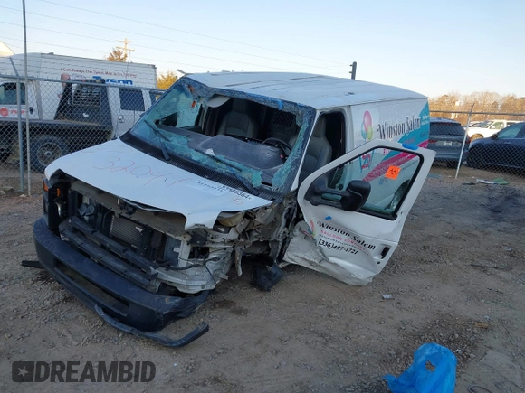 2012 Ford Econoline Cargo Commercial z VIN 1FTNE2EL3CDA08807, wystawiony jako IAAI lot #41293231 z przebiegiem 88 819 mil mil oraz . Historia ofert i sprzedaży dostępna na DreamBid. Obrazek 17.