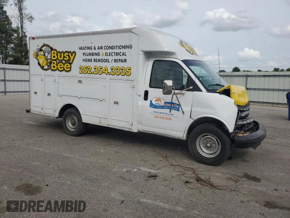2001 Chevrolet Express Commercial E23 with VIN 1GBHG31R611147016, listed as a Copart auction lot 51247835 with Not Provided miles and Salvage Title. Bid and sale history available at carsss.com. Image 4.