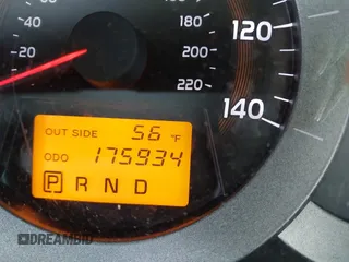 2006 Toyota RAV4 with VIN JTMZD33VX65015749, listed as a IAAI auction lot 42018278 with 175,934 mi miles and . Bid and sale history available at DreamBid. Image 15.
