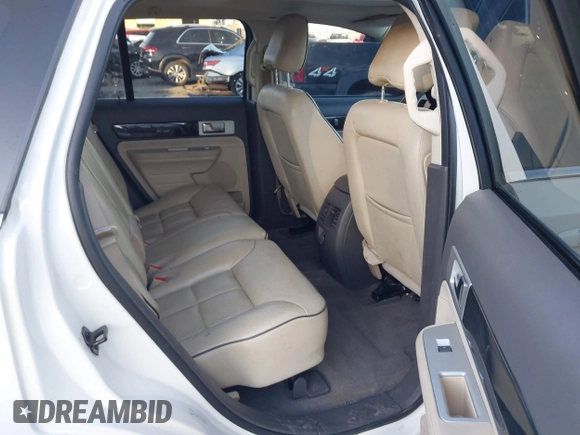 2008 Lincoln MKX with VIN 2LMDU68C48BJ31644, listed as a IAAI auction lot 40903355 with 199,176 mi miles. Bid and sale history available at carsss.com. Image 8.