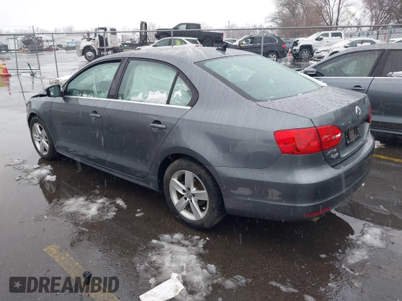 2014 Volkswagen Jetta TDI w/Premium/Nav с VIN 3VWLL7AJ4EM332920, выставлен на аукционе IAAI как лот 41630948 с пробегом 148 754 миль миль и . История ставок и продаж доступна на DreamBid. Изображение 3.