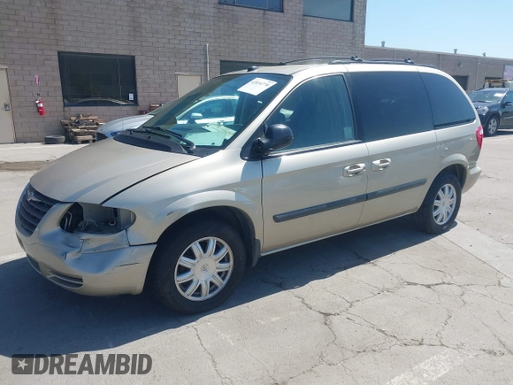 2005 Chrysler Town & Country with VIN 1C4GP45R25B370709, listed as a IAAI auction lot 42034770 with 147,675 mi miles. Bid and sale history available at carsss.com. Image 18.