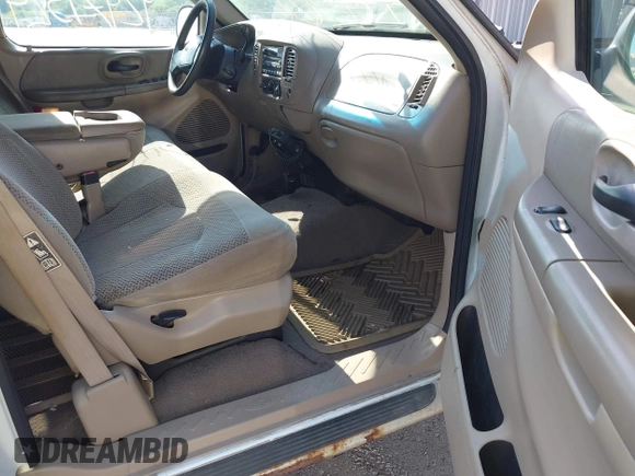 2000 Ford F-150 XL z VIN 1FTRX17W0YNB25467, wystawiony jako IAAI lot #42474329 z przebiegiem Nie podano mil oraz . Historia ofert i sprzedaży dostępna na DreamBid. Obrazek 5.