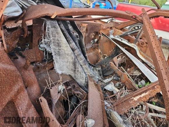 1971 Chevrolet Caprice z VIN 164671Y134698, wystawiony jako Copart lot #62913795 z przebiegiem Nie podano mil oraz Nie do naprawy • Non repairable. Historia ofert i sprzedaży dostępna na DreamBid. Obrazek 10.