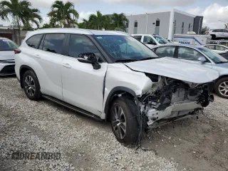 2024 Toyota Highlander LE with VIN 5TDKDRAH6RS534720, listed as a Copart auction lot 59989285 with 12,626 mi miles and Salvage title. Bid and sale history available at DreamBid. Image 4.