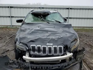 2019 Jeep Cherokee Latitude z VIN 1C4PJMCB7KD437649, wystawiony jako Copart lot #51525735 z przebiegiem Nie podano mil oraz Szkoda całkowita • Salvage title. Historia ofert i sprzedaży dostępna na DreamBid. Obrazek 5.