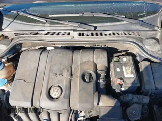 2013 Volkswagen Jetta SE with VIN 3VWDX7AJ7DM208972, listed as a IAAI auction lot 41653416 with 173,386 mi miles and . Bid and sale history available at DreamBid. Image 10.