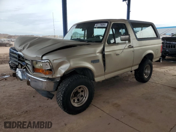 1996 Ford Bronco XL z VIN 1FMEU15N0TLB63427, wystawiony jako Copart lot #82779084 z przebiegiem 175 679 mil mil oraz Szkoda całkowita • Salvage title. Historia ofert i sprzedaży dostępna na DreamBid. Obrazek 1.