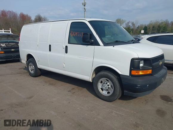 2017 Chevrolet Express Cargo Van with VIN 1GCWGAFF5H1133267, listed as a IAAI auction lot 42124337 with 162,899 mi miles. Bid and sale history available at carsss.com. Image 1.