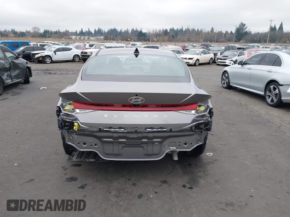 2024 Hyundai Elantra SEL z VIN KMHLS4DG1RU843180, wystawiony jako IAAI lot #41461928 z przebiegiem 514 mil mil oraz . Historia ofert i sprzedaży dostępna na DreamBid. Obrazek 17.