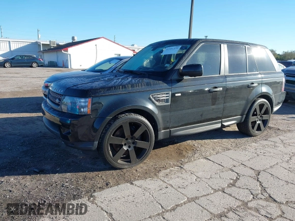 2011 Land Rover Range Rover Sport SC z VIN SALSH2E40BA274863, wystawiony jako IAAI lot #41591339 z przebiegiem 111 280 mil mil oraz . Historia ofert i sprzedaży dostępna na DreamBid. Obrazek 2.