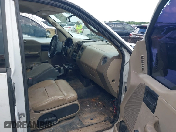 2008 Ford F-150 XL z VIN 1FTRF12258KB62782, wystawiony jako IAAI lot #42601114 z przebiegiem 176 113 mil mil oraz . Historia ofert i sprzedaży dostępna na DreamBid. Obrazek 5.