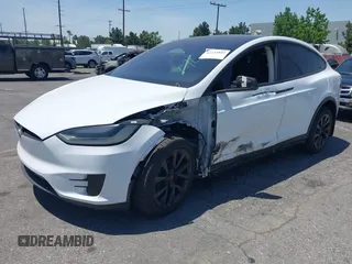 2016 Tesla Model X 70D z VIN 5YJXCAE29GF002170, wystawiony jako IAAI lot #42334842 z przebiegiem 119 104 mil mil oraz . Historia ofert i sprzedaży dostępna na DreamBid. Obrazek 20.