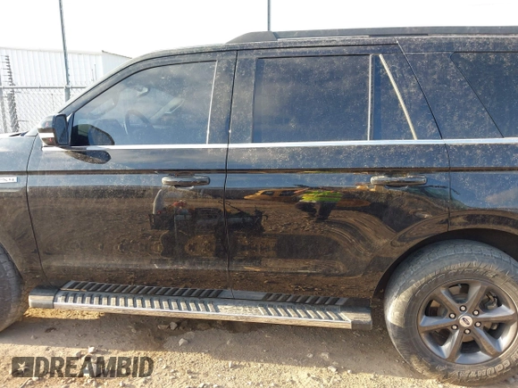 2019 Ford Expedition XLT z VIN 1FMJU1JTXKEA30678, wystawiony jako IAAI lot #41905098 z przebiegiem 156 746 mil mil oraz . Historia ofert i sprzedaży dostępna na DreamBid. Obrazek 15.
