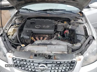 2005 Nissan Altima 2.5 S with VIN 1N4AL11D25C213465, listed as a IAAI auction lot 41563332 with 305,688 mi miles. Bid and sale history available at carsss.com. Image 10.
