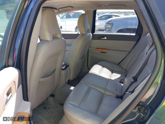2010 Volvo V50 with VIN YV1382MW3A2540085, listed as a IAAI auction lot 41831999 with 137,173 mi miles. Bid and sale history available at carsss.com. Image 8.