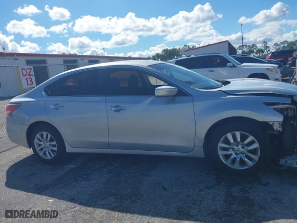 2015 Nissan Altima 2.5 with VIN 1N4AL3AP1FN392092, listed as a IAAI auction lot 41666884 with 88,888 mi miles. Bid and sale history available at carsss.com. Image 13.