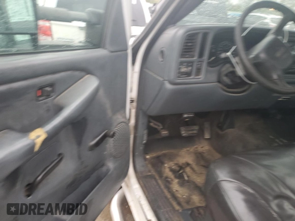 2001 GMC Sierra 1500 with VIN 1GTGC24U81Z198225, listed as a Copart auction lot 72794774 with Not Provided miles and Salvage Title. Bid and sale history available at DreamBid. Image 8.