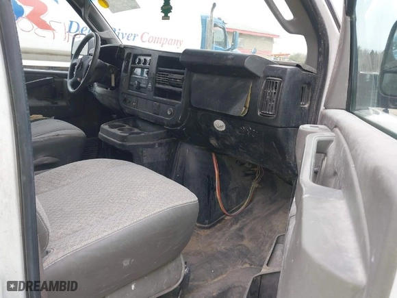 2017 GMC Savana Cargo Van with VIN 1GTW7AFF1H1908678, listed as a IAAI auction lot 41730848 with 145,022 mi miles. Bid and sale history available at carsss.com. Image 5.