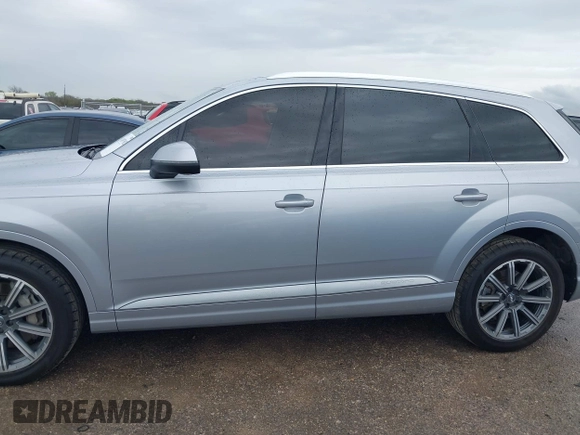 2019 Audi Q7 Premium Plus z VIN WA1LAAF73KD040924, wystawiony jako IAAI lot #41897902 z przebiegiem 131 535 mil mil oraz . Historia ofert i sprzedaży dostępna na DreamBid. Obrazek 14.