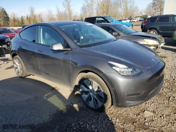 2022 Tesla Model Y Long Range with VIN 7SAYGDEE1NF575438, listed as a Copart auction lot 46539445 with 25,882 mi miles and Salvage Title. Bid and sale history available at carsss.com. Image 4.
