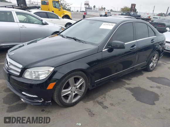 2011 Mercedes-Benz C 300 Sport z VIN WDDGF5EB1BA472313, wystawiony jako IAAI lot #42393658 z przebiegiem 161 373 mil mil oraz . Historia ofert i sprzedaży dostępna na DreamBid. Obrazek 17.