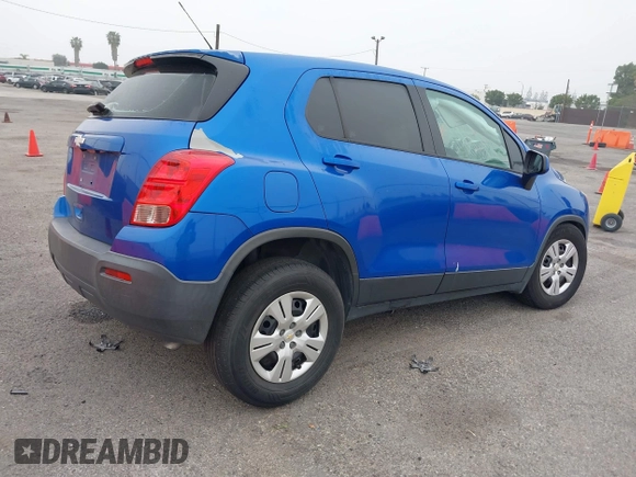 2015 Chevrolet Trax LS with VIN KL7CJKSB5FB252602, listed as a IAAI auction lot 41856675 with 204,530 mi miles. Bid and sale history available at carsss.com. Image 4.