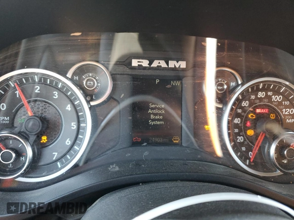 2025 Ram 1500 Big Horn z VIN 1C6SRFFP8SN506775, wystawiony jako Copart lot #48783565 z przebiegiem 24 903 mil mil oraz Szkoda całkowita • Salvage title. Historia ofert i sprzedaży dostępna na DreamBid. Obrazek 9.