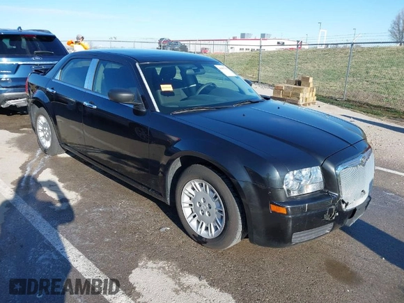 2007 Chrysler 300 with VIN 2C3KA43R87H691098, listed as a IAAI auction lot 41807592 with 99,208 mi miles. Bid and sale history available at carsss.com. Image 1.