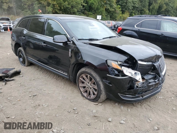 2015 Lincoln MKT with VIN 2LMHJ5NK9FBL04491, listed as a Copart auction lot 81691854 with 334,735 mi miles and Non Repairable. Bid and sale history available at DreamBid. Image 4.