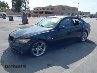 2007 BMW 3 Series 328i z VIN WBAVC53577FZ70532, wystawiony jako IAAI lot #42507614 z przebiegiem Nie podano mil oraz . Historia ofert i sprzedaży dostępna na DreamBid. Obrazek 2.