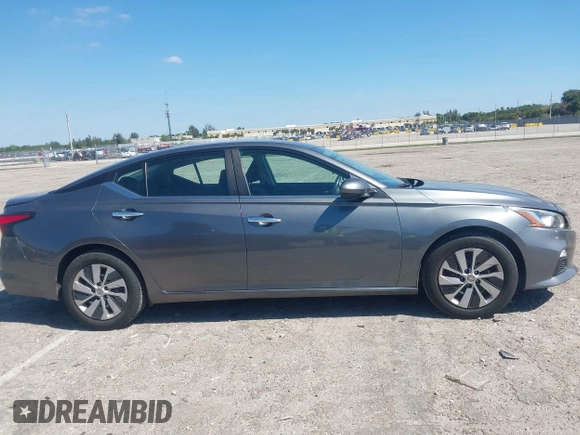 2020 Nissan Altima 2.5 S with VIN 1N4BL4BV3LC149088, listed as a IAAI auction lot 42023226 with 109,180 mi miles. Bid and sale history available at carsss.com. Image 13.