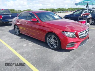 2020 Mercedes-Benz E 350 с VIN WDDZF8DB1LA747787, выставлен на аукционе IAAI как лот 42310513 с пробегом 64 707 миль миль и . История ставок и продаж доступна на DreamBid. Изображение 1.