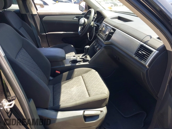 2018 Volkswagen Atlas S z VIN 1V2AP2CA7JC580281, wystawiony jako IAAI lot #42024745 z przebiegiem 48 653 mil mil oraz . Historia ofert i sprzedaży dostępna na DreamBid. Obrazek 5.