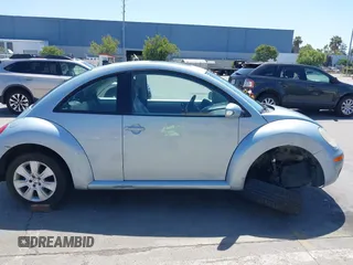 2010 Volkswagen Beetle with VIN 3VWRG3AG8AM013672, listed as a IAAI auction lot 42560543 with 73,258 mi miles and . Bid and sale history available at DreamBid. Image 13.