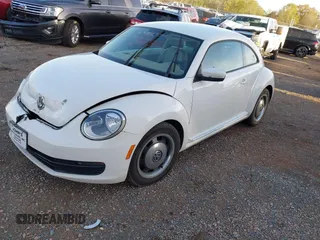 2013 Volkswagen Beetle Fender Edition с VIN 3VWJP7AT2DM614534, выставлен на аукционе IAAI как лот 41919625 с пробегом 86 362 миль миль и . История ставок и продаж доступна на DreamBid. Изображение 2.