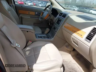 2007 Lincoln MKX with VIN 2LMDU68C77BJ02928, listed as a IAAI auction lot 41921913 with 101,100 mi miles. Bid and sale history available at carsss.com. Image 5.
