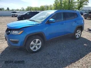 2019 Jeep Compass Latitude z VIN 3C4NJDBB1KT653452, wystawiony jako Copart lot #58297495 z przebiegiem 74 350 mil mil oraz Szkoda całkowita • Salvage title. Historia ofert i sprzedaży dostępna na DreamBid. Obrazek 1.
