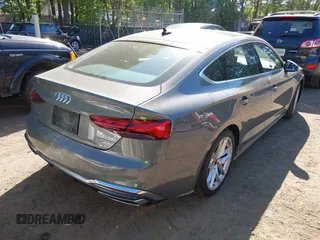 2024 Audi A5 Sportback S line Premium Plus z VIN WAUFACF52RA050222, wystawiony jako IAAI lot #42135082 z przebiegiem 36 607 mil mil oraz . Historia ofert i sprzedaży dostępna na DreamBid. Obrazek 4.