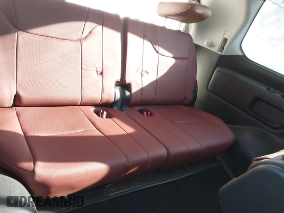 2021 Lexus LX 570 z VIN JTJDY7AX9M4335171, wystawiony jako IAAI lot #41754348 z przebiegiem 32 119 mil mil oraz . Historia ofert i sprzedaży dostępna na DreamBid. Obrazek 17.