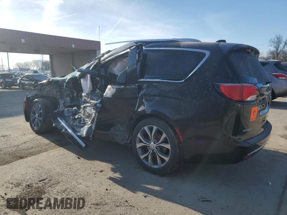 2018 Chrysler Pacifica Limited z VIN 2C4RC1GG4JR212365, wystawiony jako Copart lot #50052575 z przebiegiem Nie podano mil oraz Szkody całkowita. Historia ofert i sprzedaży dostępna na DreamBid. Obrazek 2.