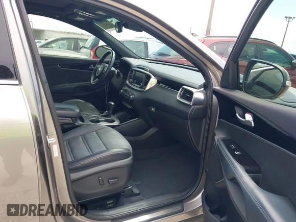 2017 Kia Sorento SX with VIN 5XYPK4A59HG291257, listed as a IAAI auction lot 42450031 with 68,734 mi miles and . Bid and sale history available at DreamBid. Image 5.