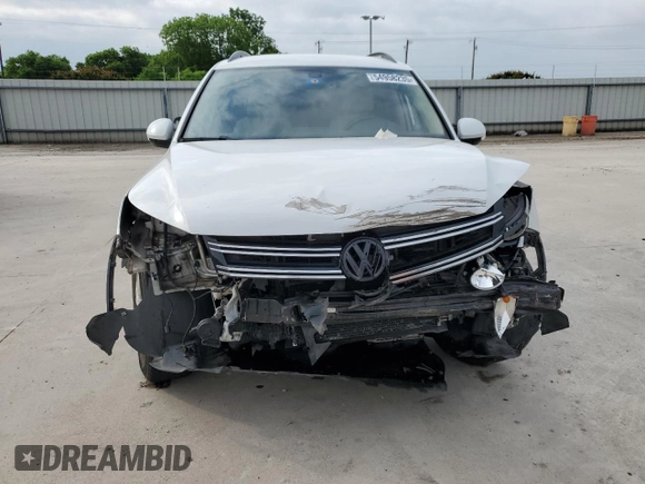 2017 Volkswagen Tiguan S z VIN WVGAV7AX3HK015484, wystawiony jako Copart lot #54958235 z przebiegiem 56 100 mil mil oraz Szkoda całkowita • Salvage title. Historia ofert i sprzedaży dostępna na DreamBid. Obrazek 5.