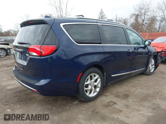 2018 Chrysler Pacifica Touring L with VIN 2C4RC1BG8JR271328, listed as a IAAI auction lot 41961546 with 84,740 mi miles and . Bid and sale history available at DreamBid. Image 4.