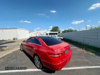 2012 Mercedes-Benz E 350 с VIN WDDKJ5KB3CF141699, выставлен на аукционе Copart как лот 61508525 с пробегом 135 080 миль миль и Чистый • Clean title. История ставок и продаж доступна на DreamBid. Изображение 3.