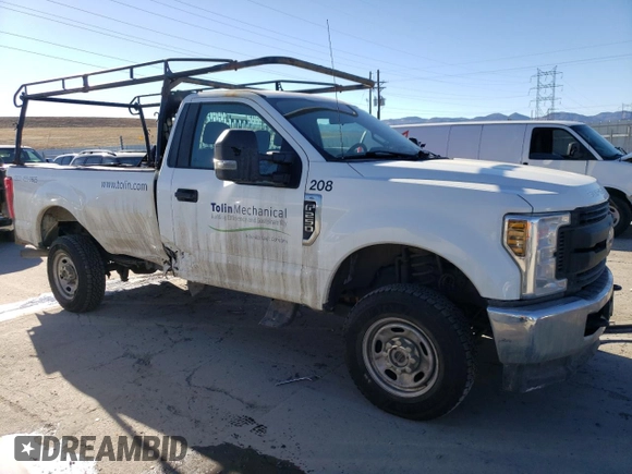 2018 Ford F-250 XLT z VIN 1FTBF2B6XJEB19683, wystawiony jako Copart lot #47262445 z przebiegiem 191 279 mil mil oraz Szkoda całkowita • Salvage title. Historia ofert i sprzedaży dostępna na DreamBid. Obrazek 4.
