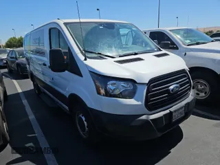 2019 Ford Transit z VIN 1FTYE1YM8KKB40189, wystawiony jako IAAI lot #42763040 z przebiegiem 193 036 mil mil oraz . Historia ofert i sprzedaży dostępna na DreamBid. Obrazek 4.