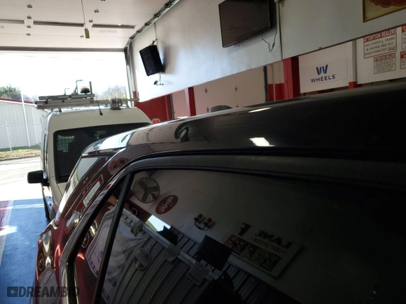 2019 Chevrolet Equinox LT with VIN 2GNAXTEVXK6258193, listed as a IAAI auction lot 41950615 with 83,132 mi miles. Bid and sale history available at carsss.com. Image 1.